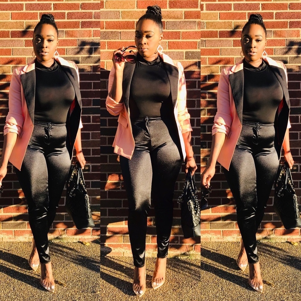 BLVD PEACH OPEN FRONT BLACK COLLAR BLAZER